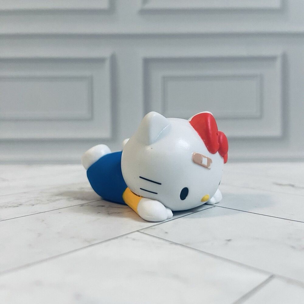 Sanrio Characters Falling HELLO KITTY Bandaged Blind Bag Toy